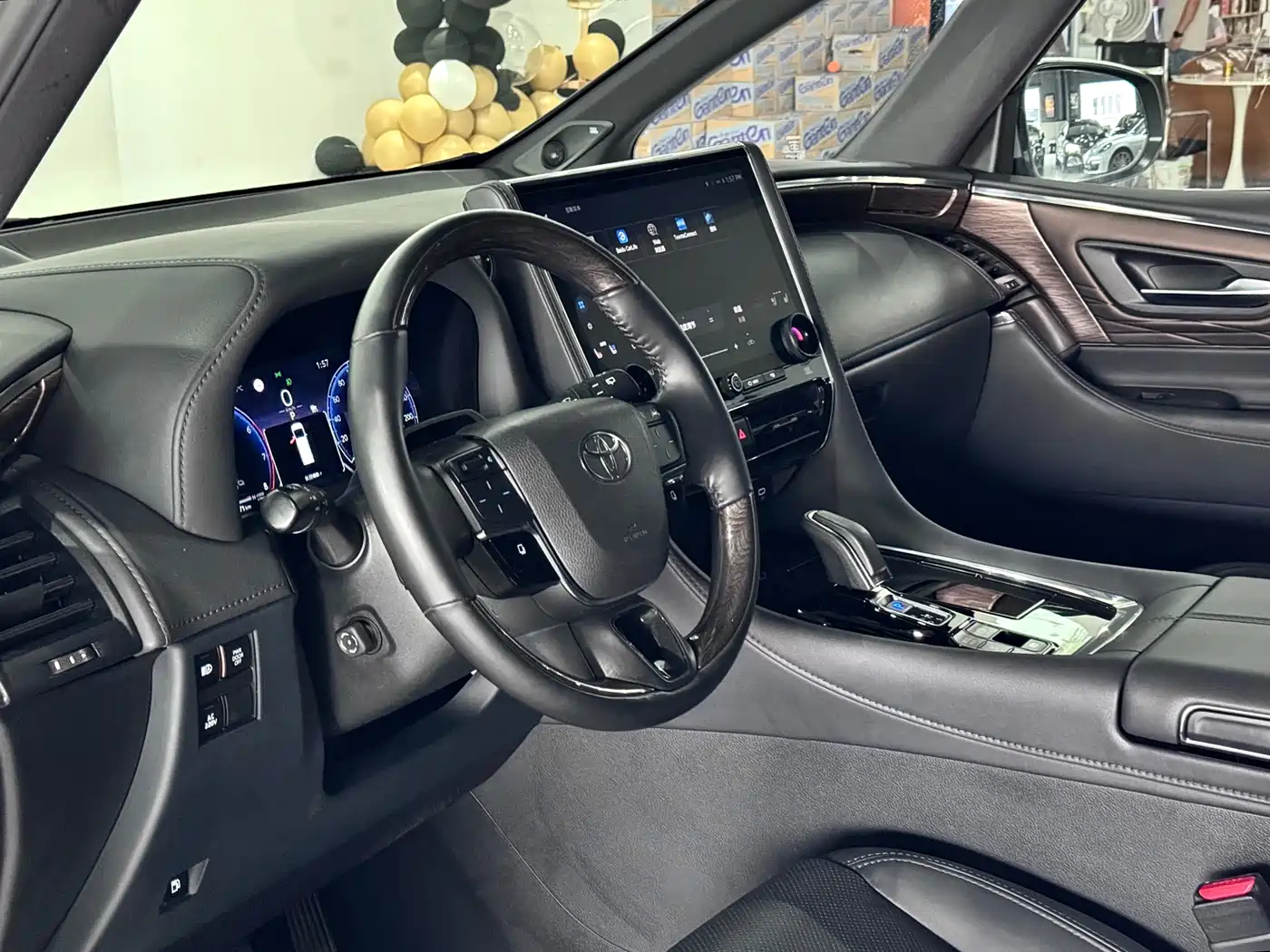 Toyota Alphard 2024 Hybrid 2.5L Ultimate Enjoyment Edition фото 15