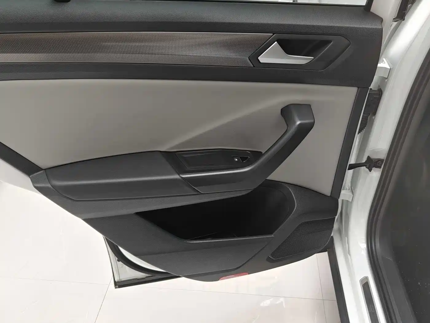 Volkswagen T-ROC 2023 300TSI DSG 2WD Dawn Edition фото 12