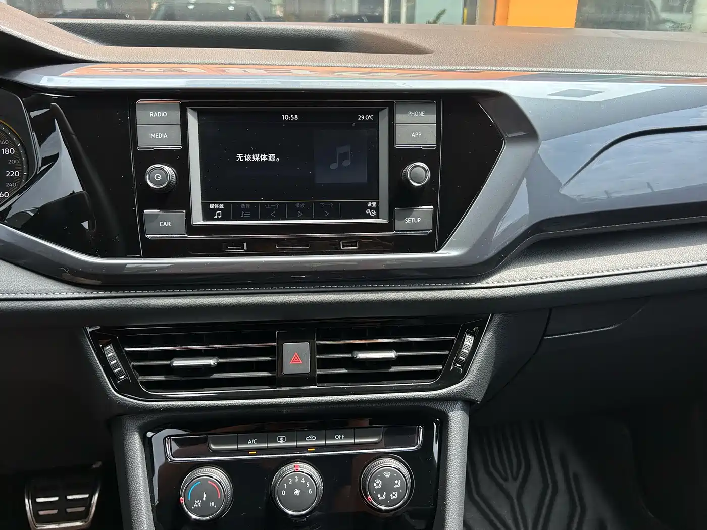 Volkswagen Tharu 2019 Model 280TSI 2WD R-line China VI фото 38