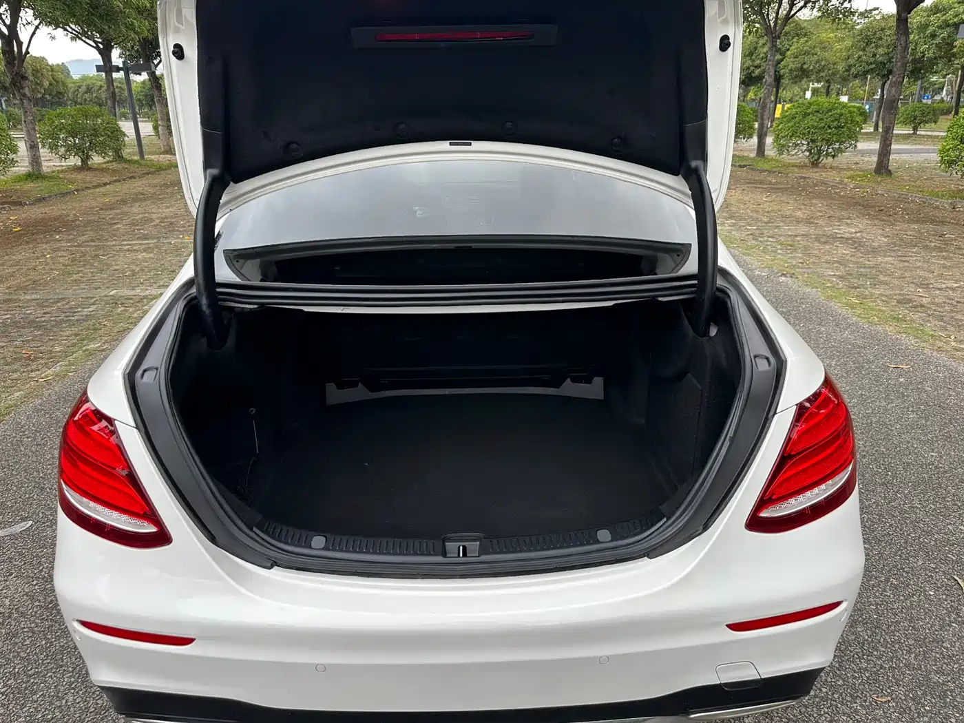 Mercedes-Benz E-Class 2019 E 200 L Sport фото 22