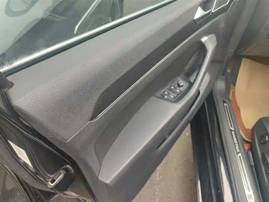Volkswagen Magotan 2020 330TSI DSG Luxury фото 7