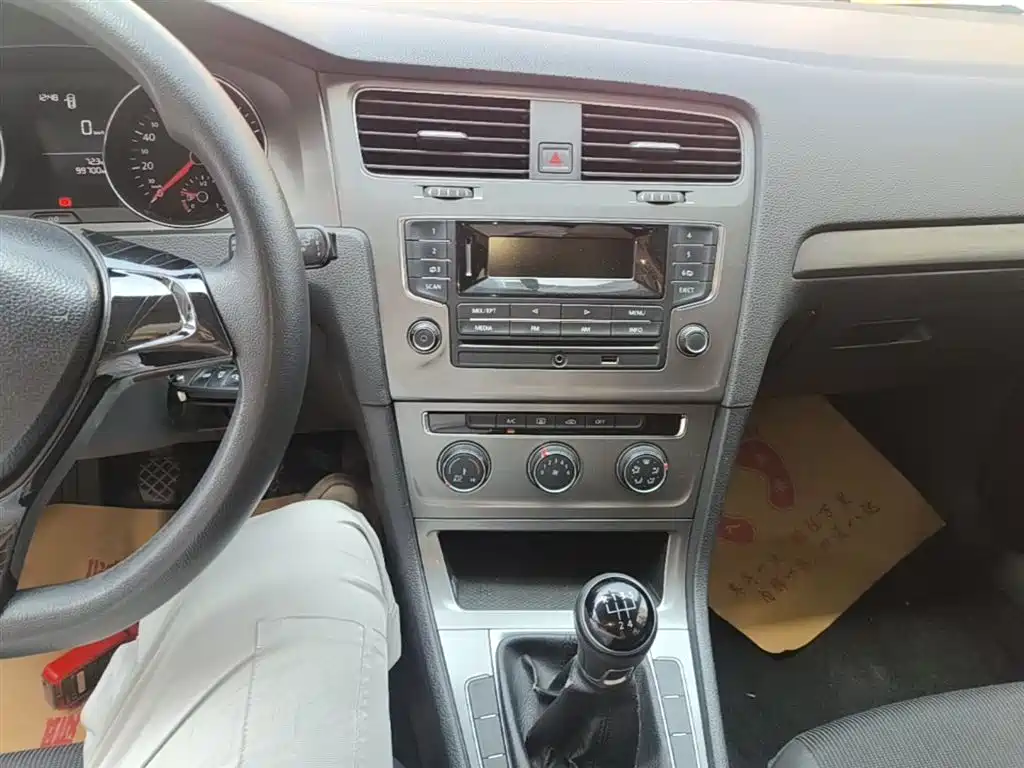 Volkswagen Golf 2015 1.6L Manual Fashion фото 13