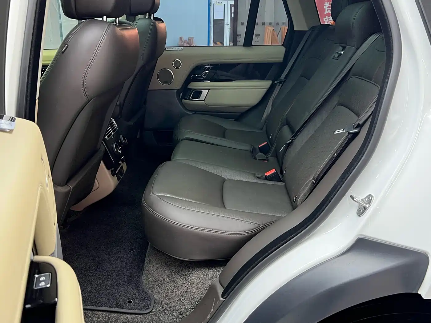 Фото 21 - Land Rover Range Rover
