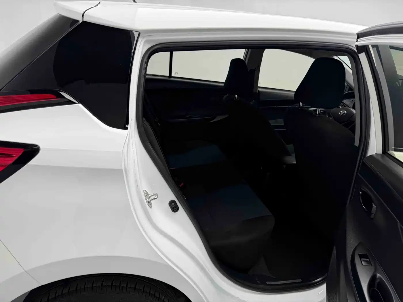 Toyota YARiS L Zhi Xuan 2019 1.5E CVT MeiDong Edition China VI фото 21