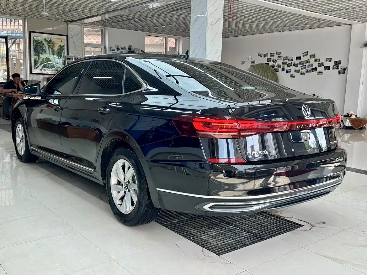 Volkswagen Passat 2022 280TSI Elite Edition фото 6