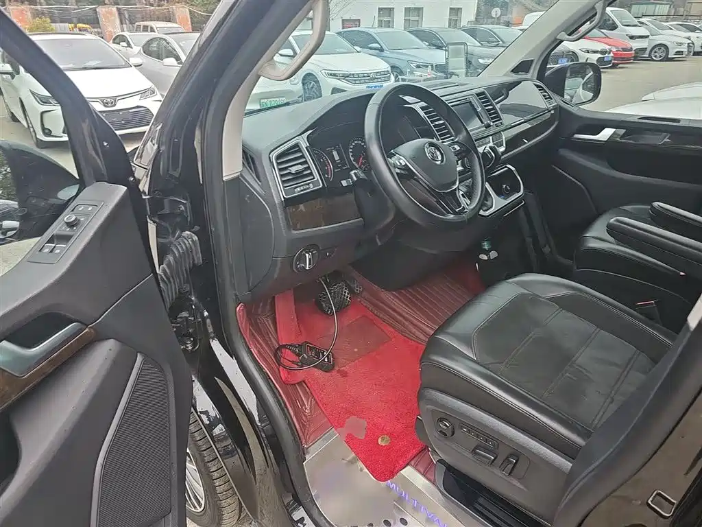 Volkswagen Multivan 2019 2.0TSI 4WD Premium 7-seater фото 12