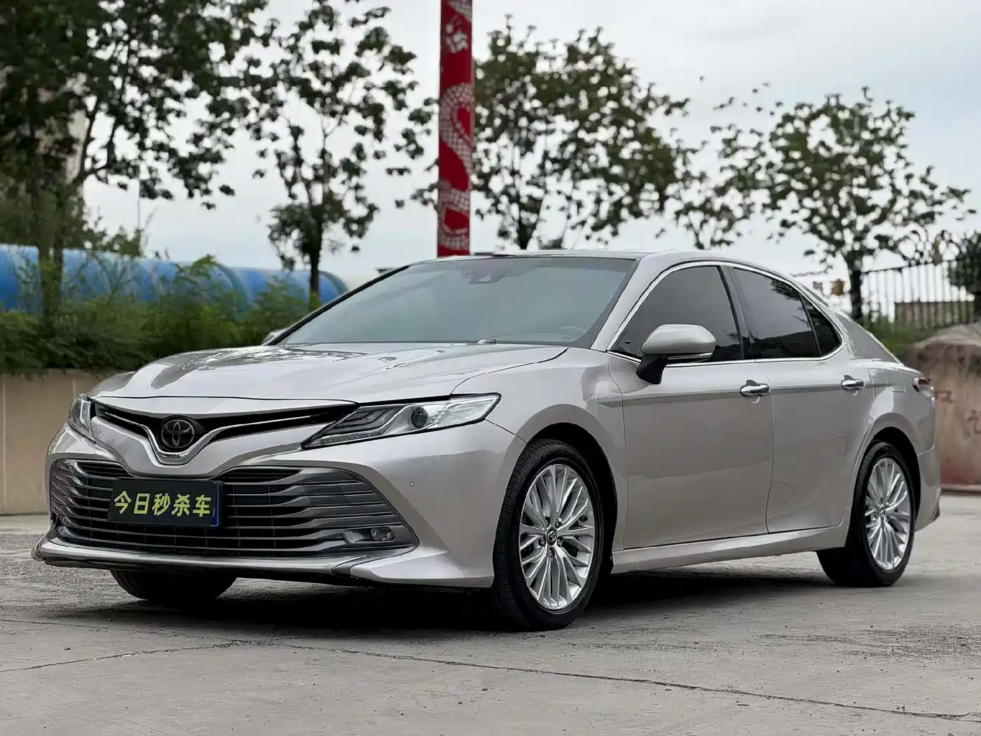 Фото 3 - Toyota Camry