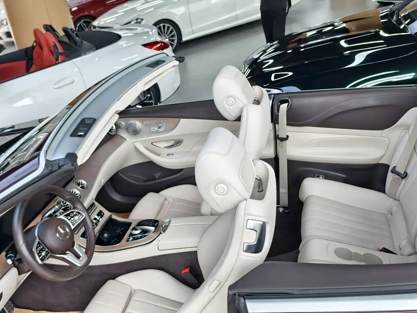 Mercedes-Benz E-Class (Import) 2018 E 200 4MATIC Convertible Coupe фото 5