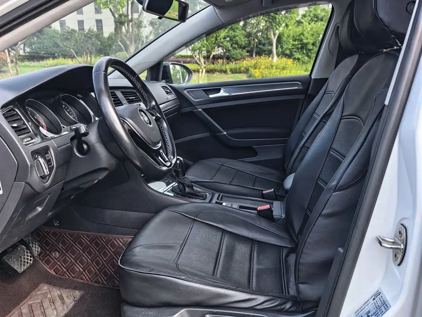 Volkswagen Golf 2017 230TSI Auto Comfort Millionth Anniversary Edition фото 4