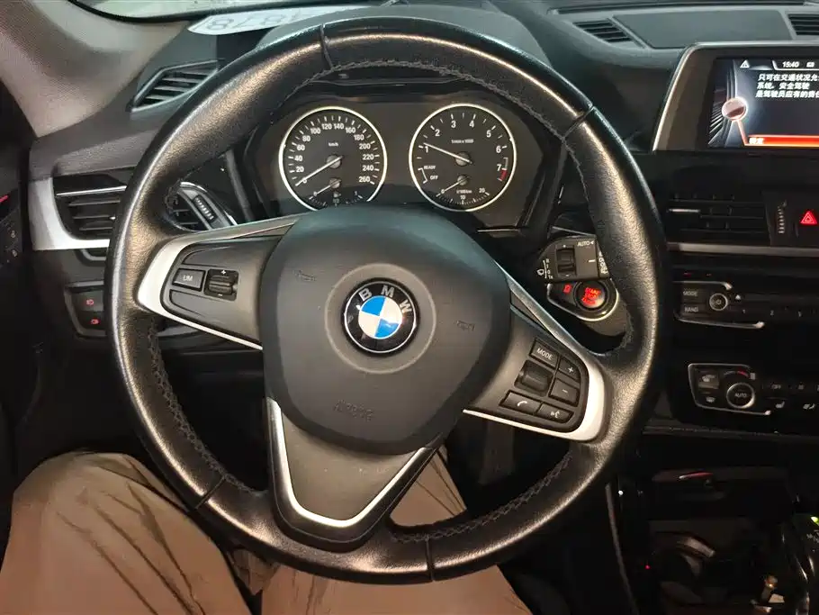 BMW X1 2016 sDrive20Li Luxury Model фото 15