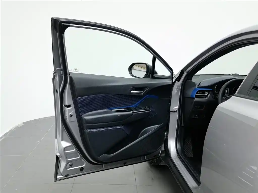 Toyota IZOA 2018 2.0L Yichi Edition China V фото 8
