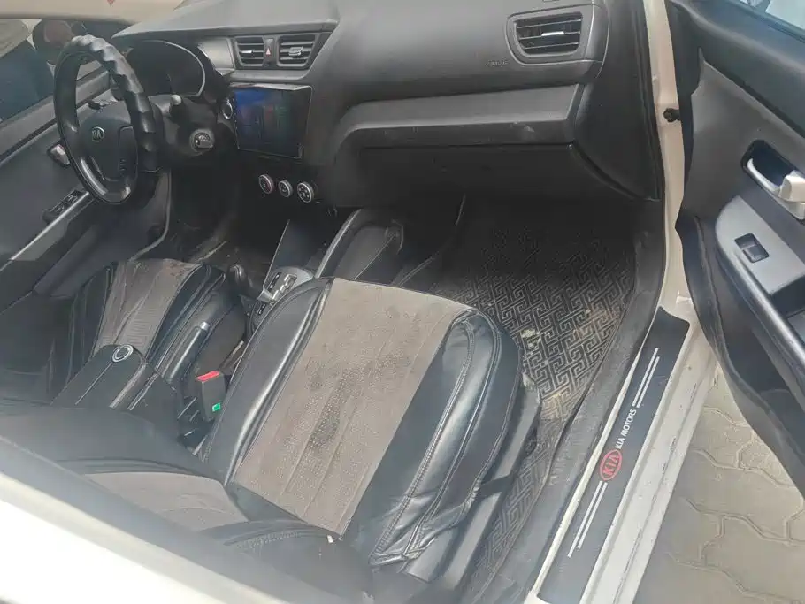 Kia K2 2017 2015 Sedan 1.4L AT GLS