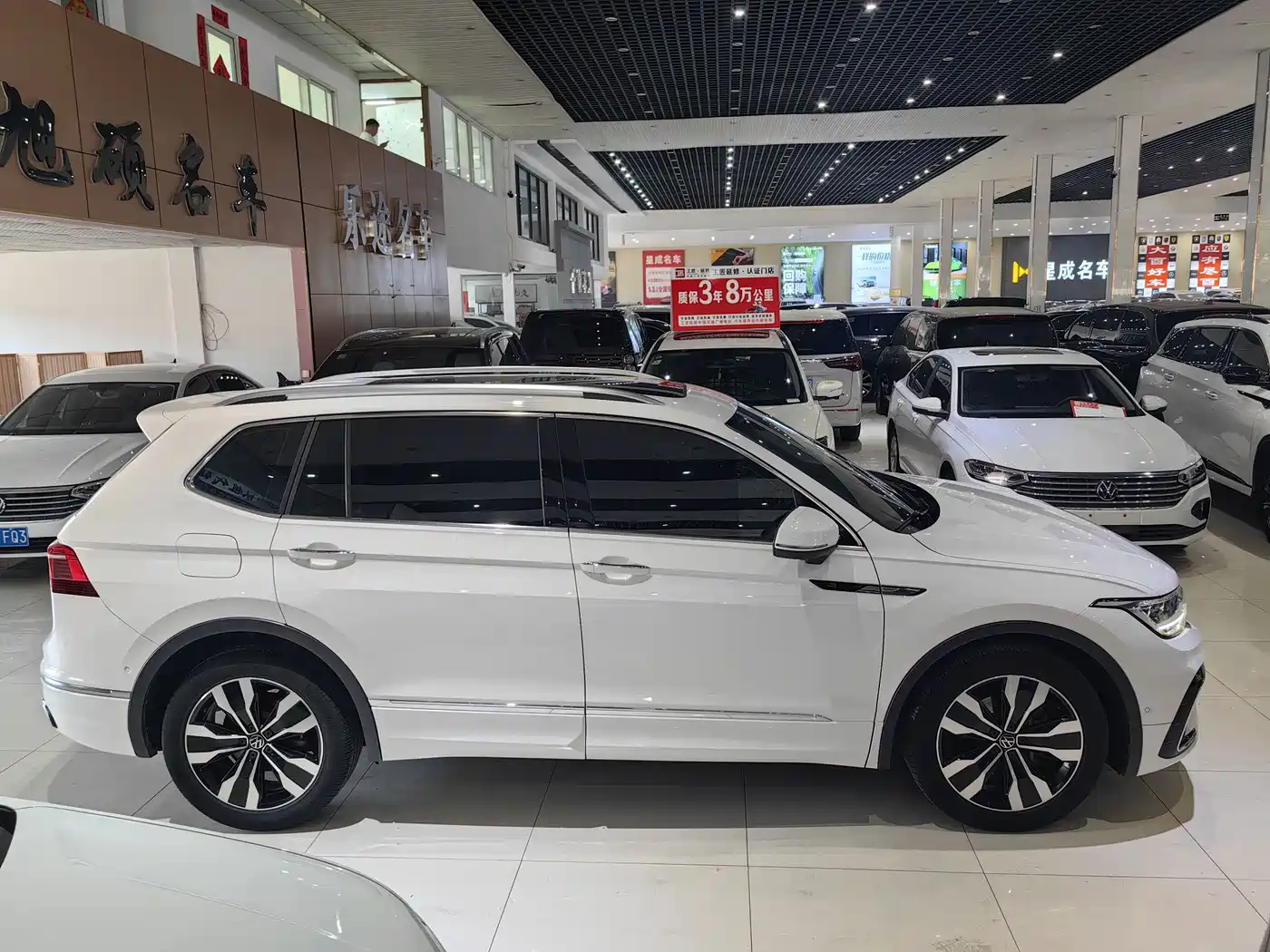Volkswagen Tiguan L 2022 330TSI Auto 2WD R-Line Premium Edition фото 6