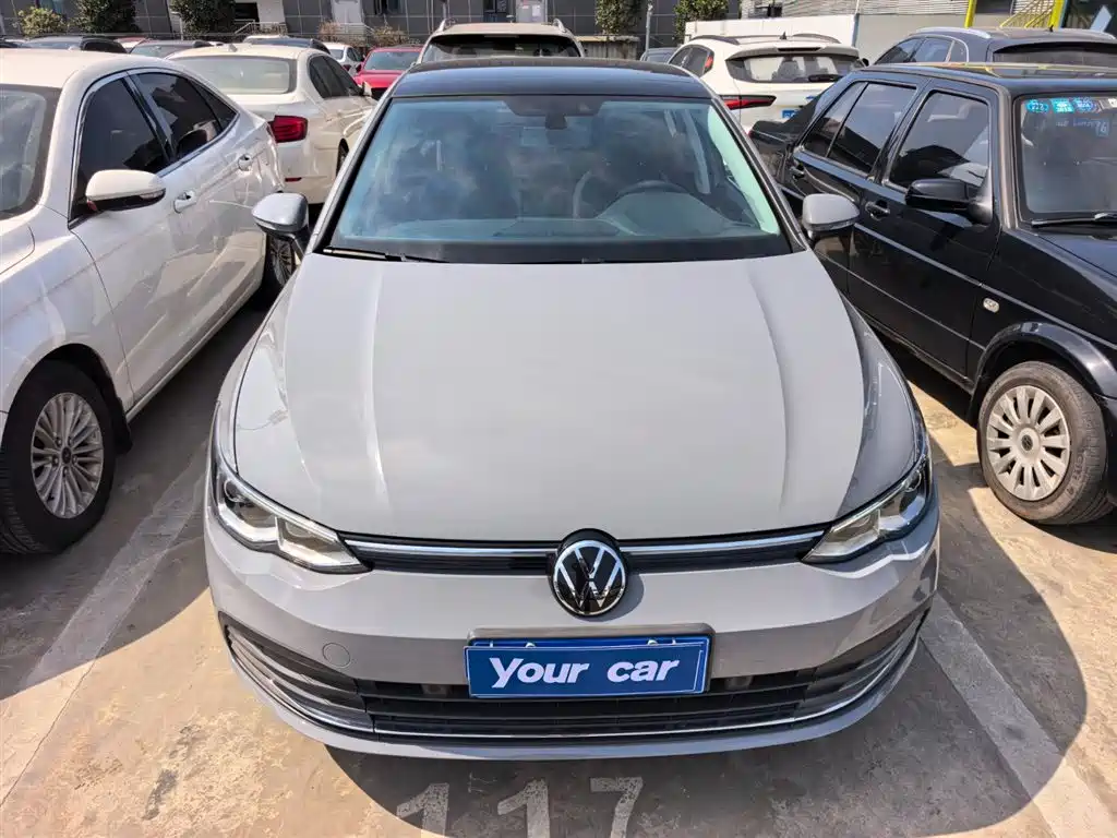 VOLKSWAGEN GOLF