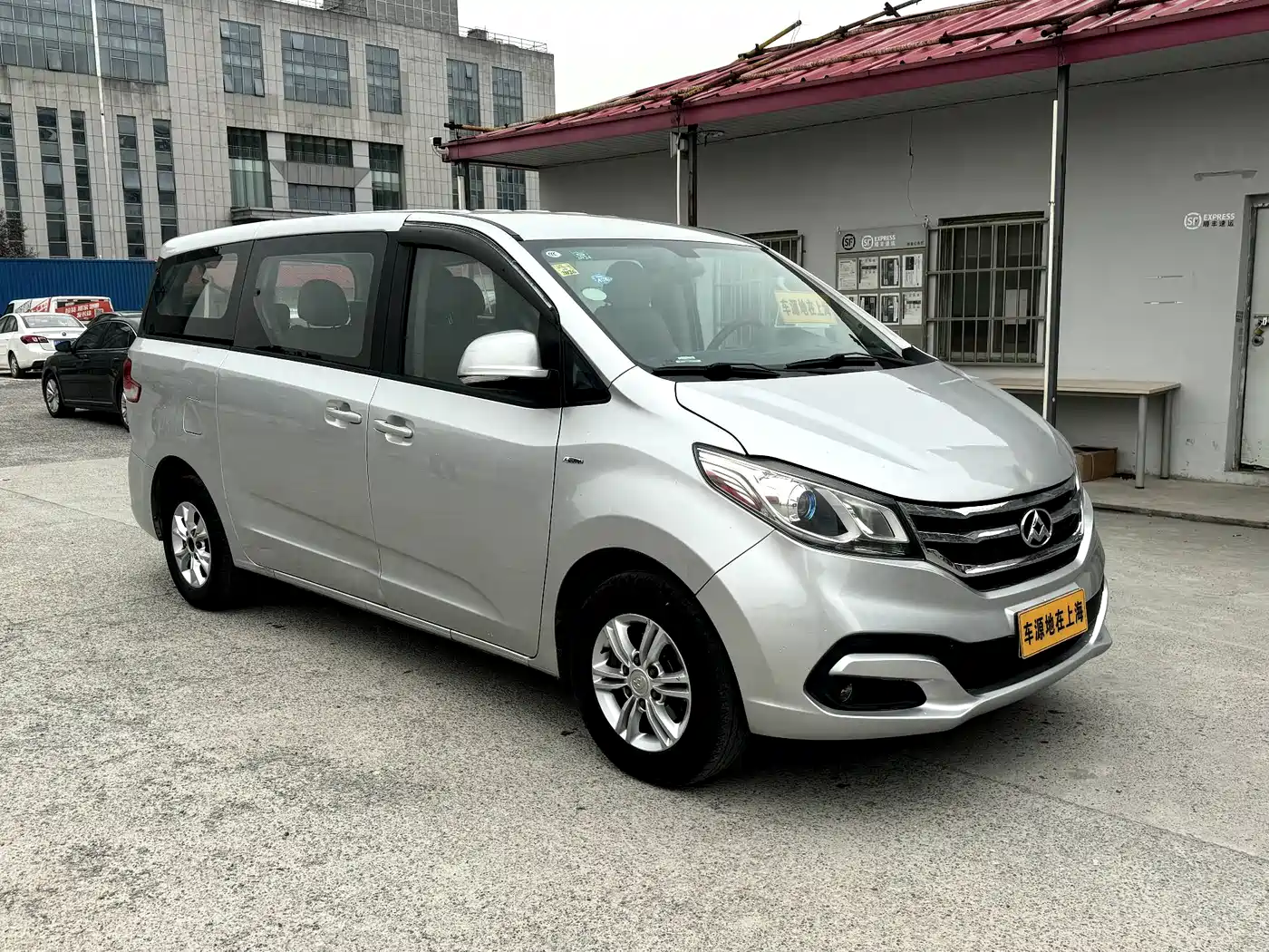 SAIC Maxus Maxus G10 2016 2.0T Automatic Executive Edition фото 3