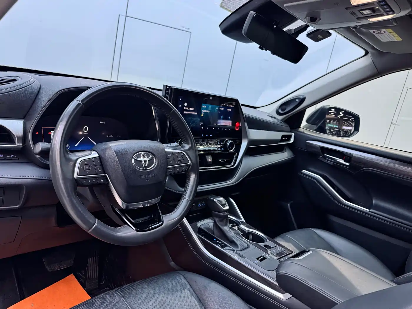 Toyota Highlander 2022 Dual Engine 2.5L 4WD Supreme Edition 7-Seater фото 2