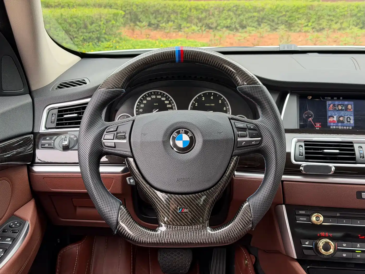 BMW 5 Series GT 2015 528i Leading фото 10