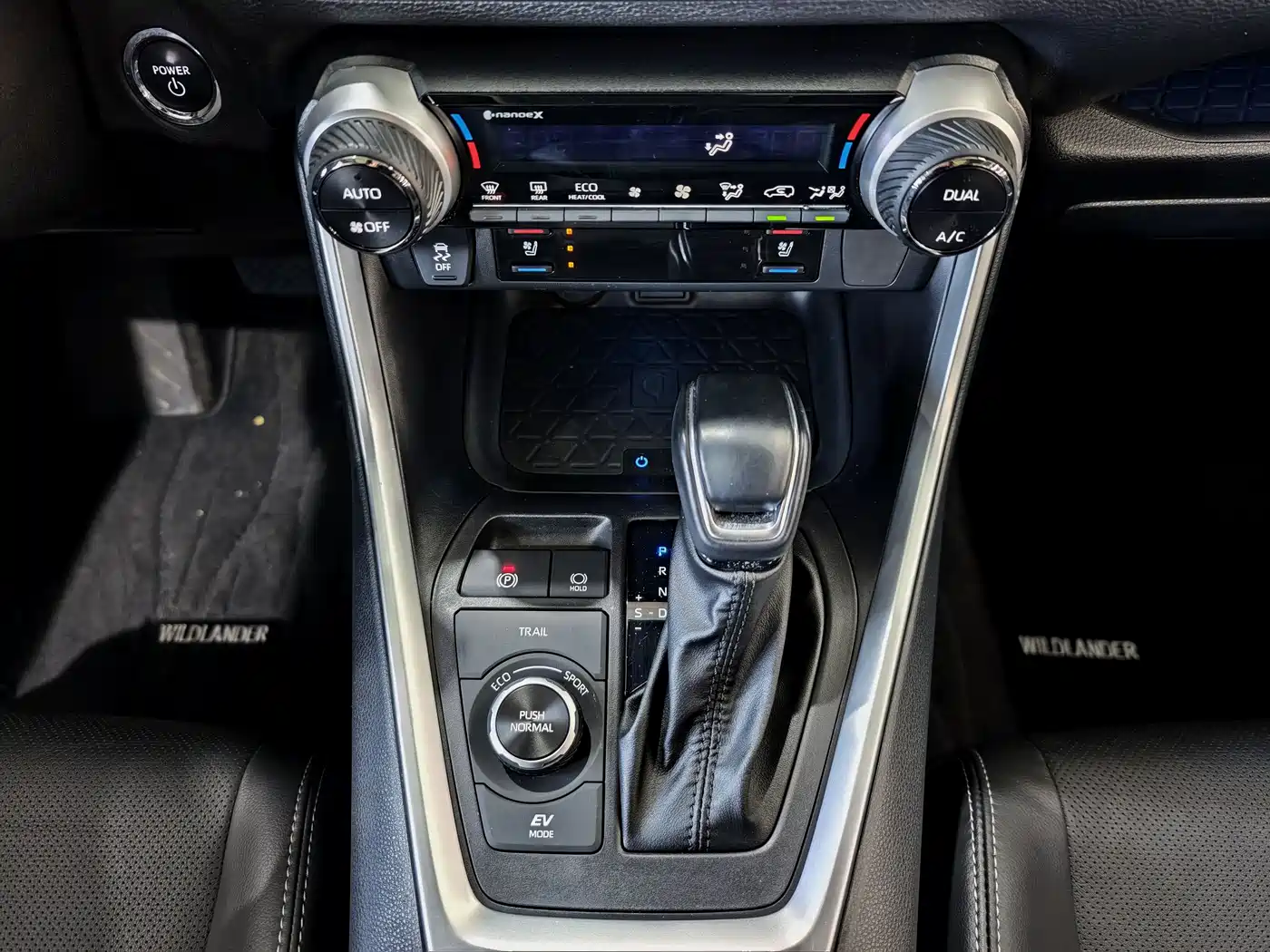 Toyota Wildlander 2023 Hybrid 2.5L E-CVT AWD Premium Edition фото 10