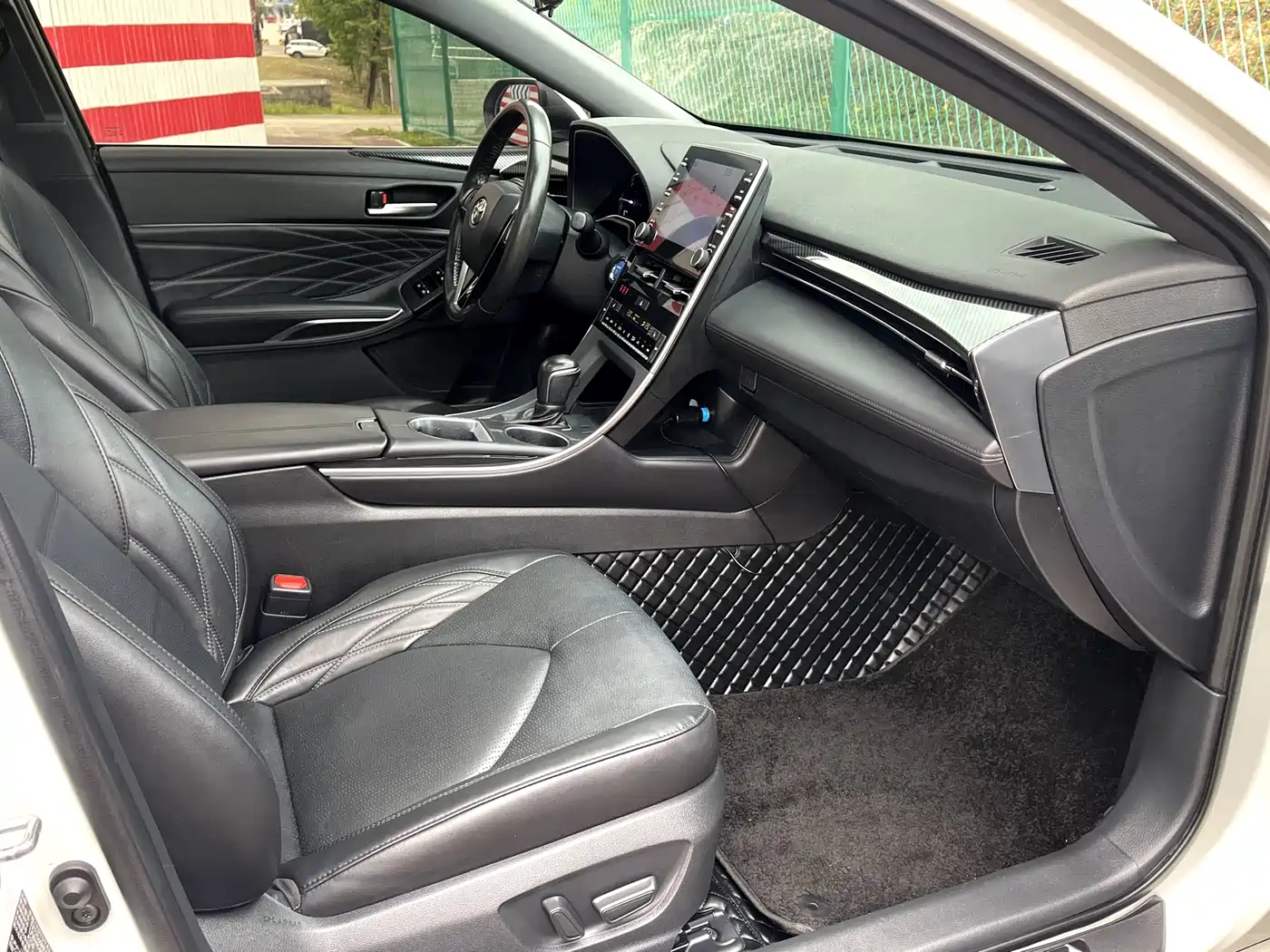Toyota Avalon 2019 Hybrid 2.5L XLE Premium Edition China V фото 13
