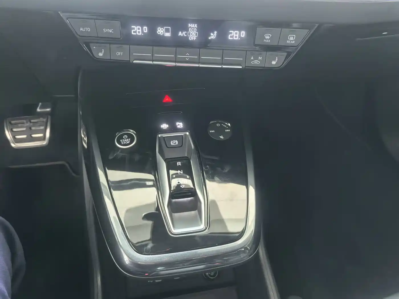 Audi Q4 e-tron 2024 40 e-tron Creation Edition фото 4