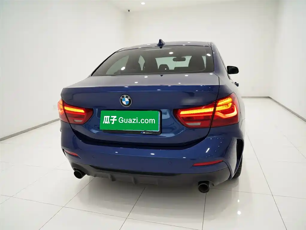 BMW 1 Series 2021 125i M Sport Black Night Edition фото 6