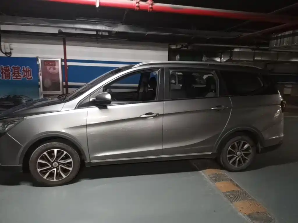 Baojun 730 2020 2021 1.5L Manual Fashion 7-Seater