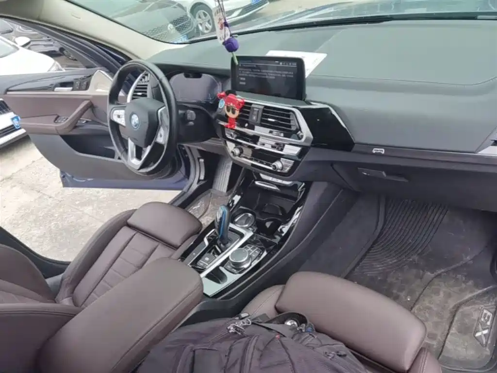 BMW iX3 2021 Leading фото 10