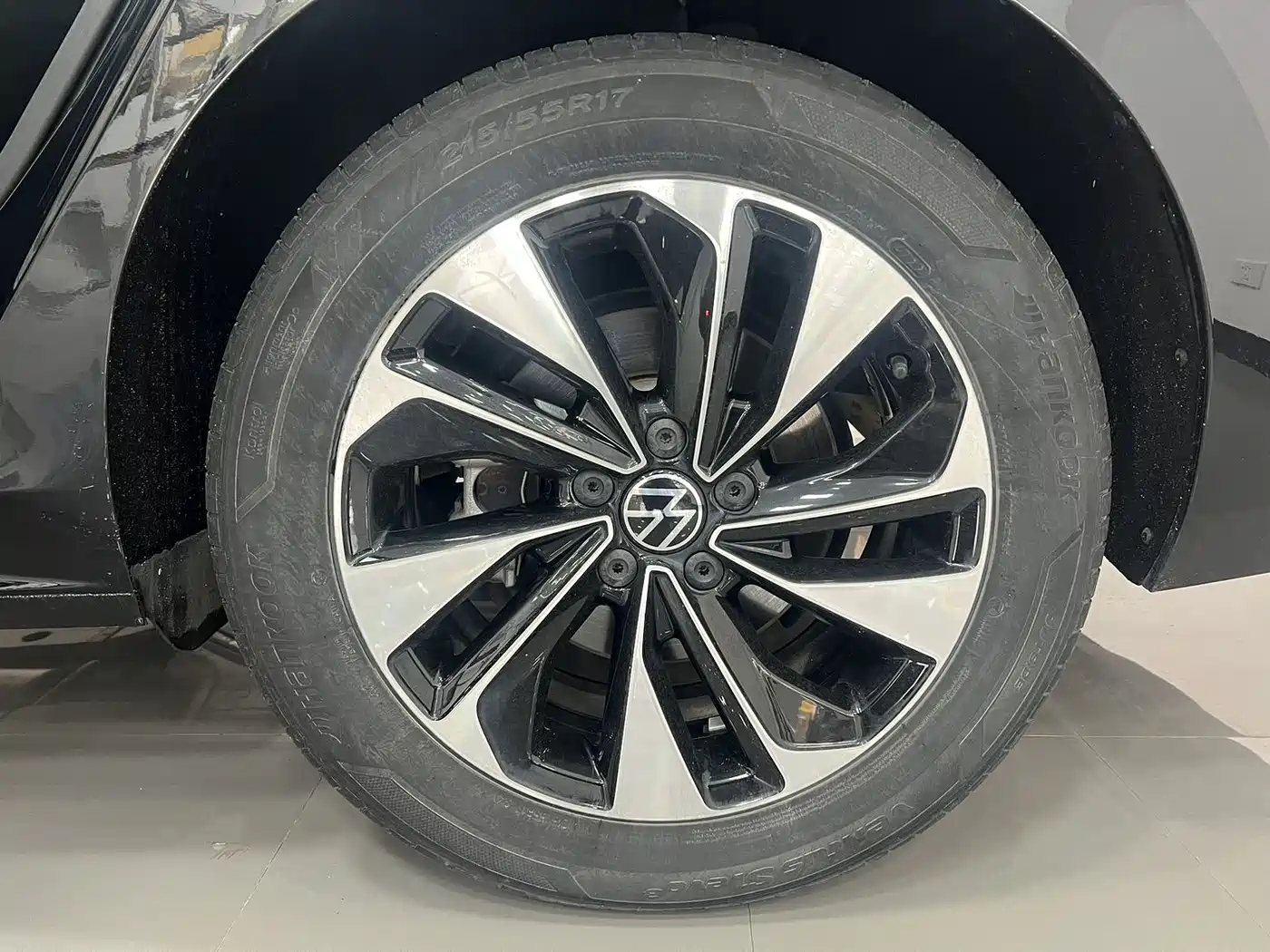 Volkswagen Passat 2023 330TSI Starlight Elite Edition фото 5