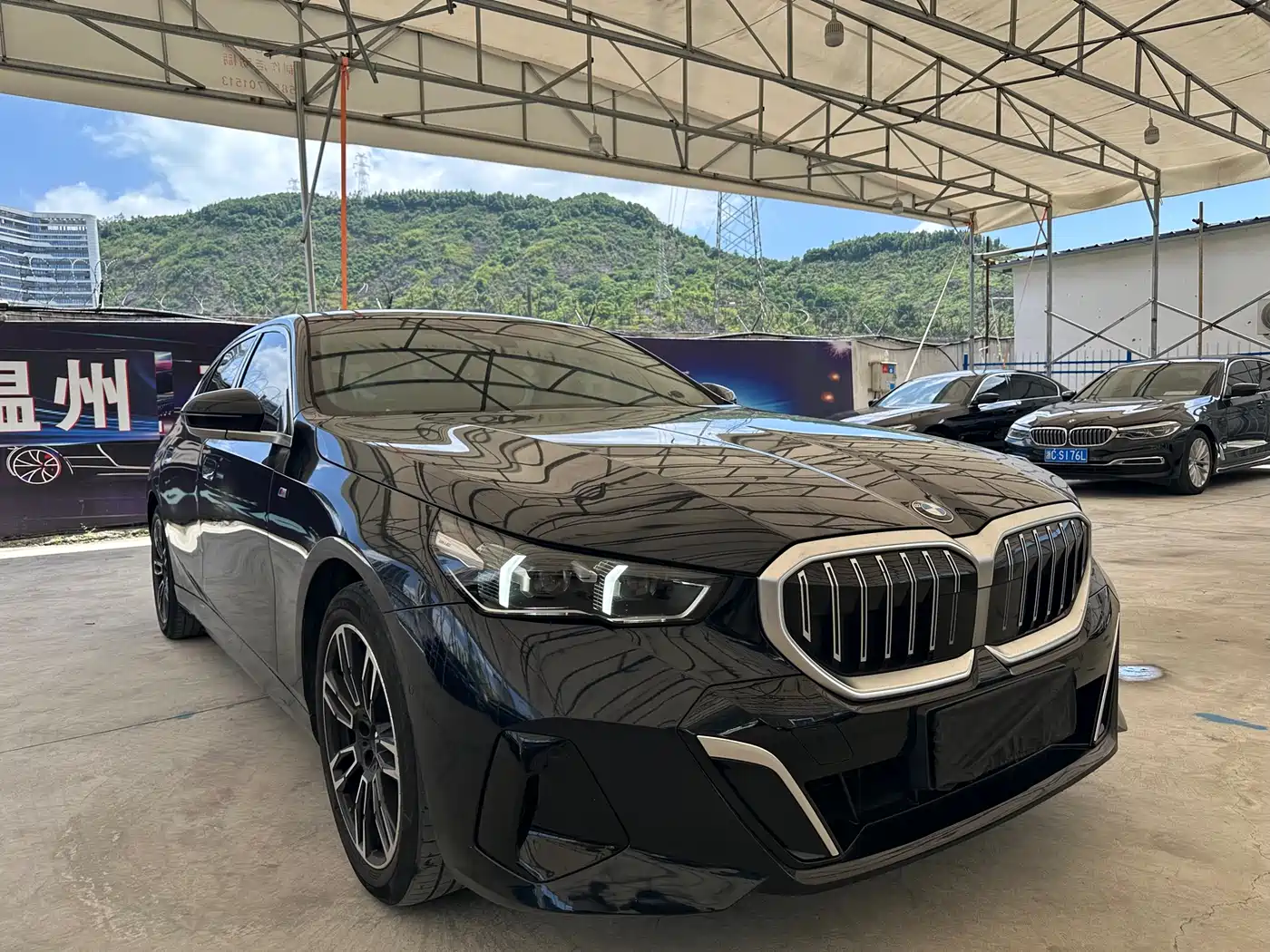 BMW 5 Series 2024 525Li M Sport Package фото 4