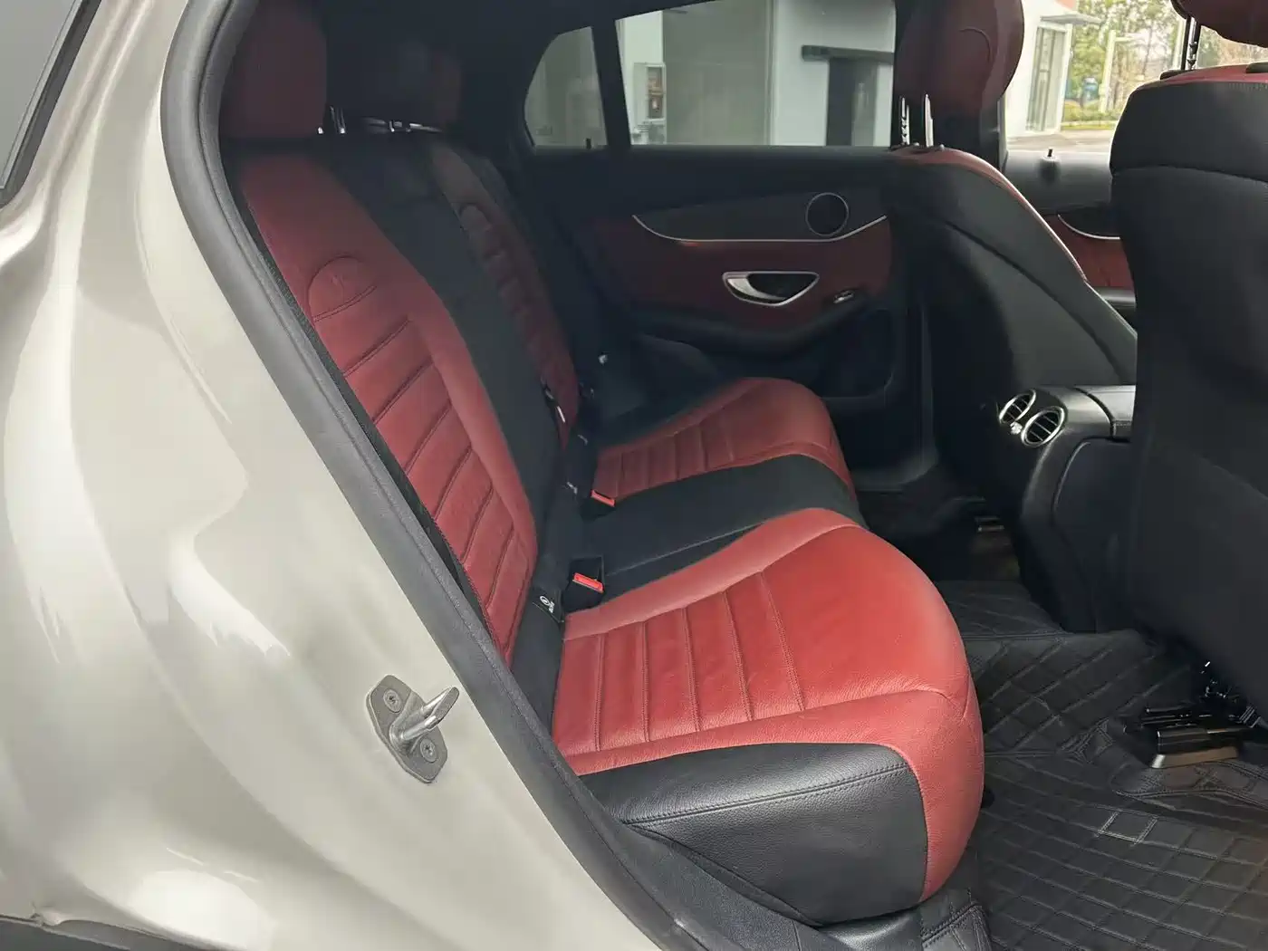 Mercedes-Benz GLC Coupe 2017 GLC 300 4MATIC Coupe SUV фото 10