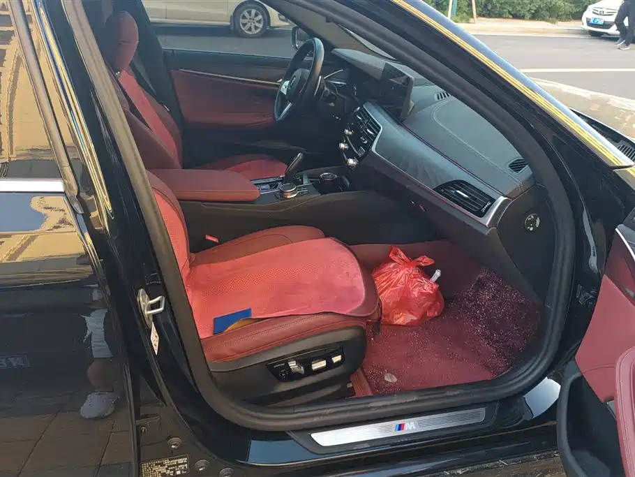 BMW 5 Series 2023 530Li Premium M Sport Package фото 8
