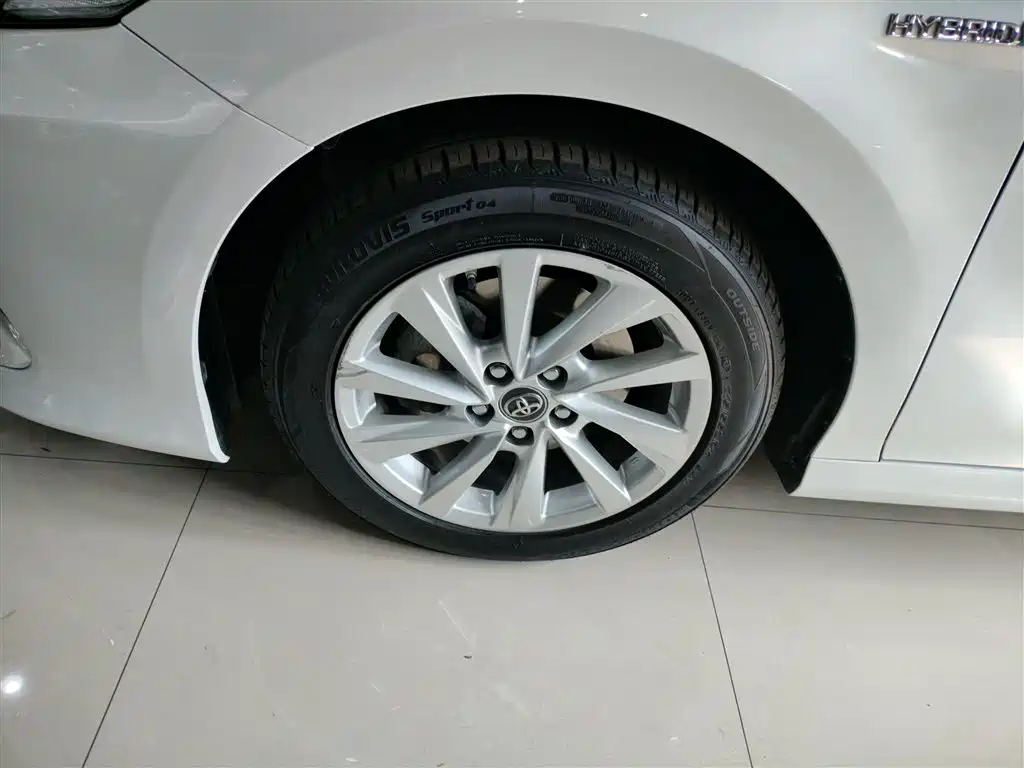 Toyota Camry 2023 Hybrid 2.5HGVP Leading Edition фото 23