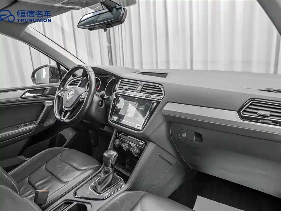 Volkswagen Tiguan L 2019 330TSI Automatic 2WD Panorama Comfort Edition China VI фото 14