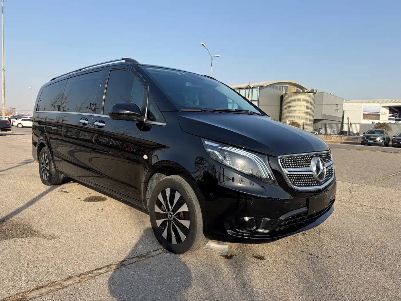 Mercedes-Benz Vito 2023 2.0T Business 7-Seater фото 3