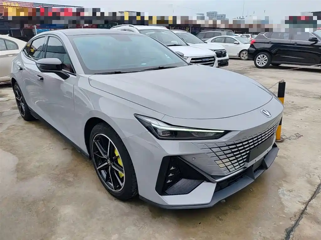 CHANGAN UNI-V