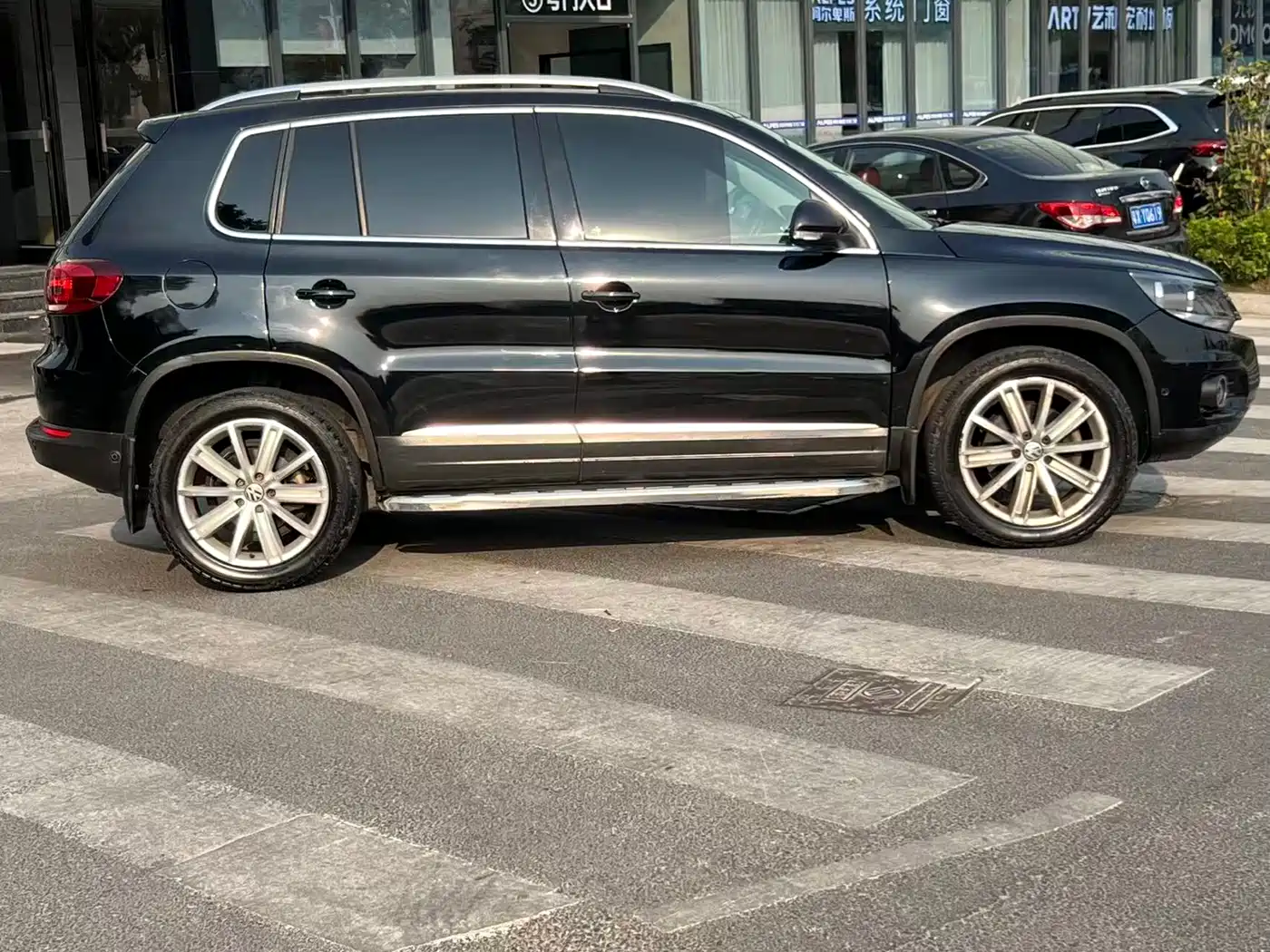 Volkswagen Tiguan 2012 2.0TSI Comfort фото 7