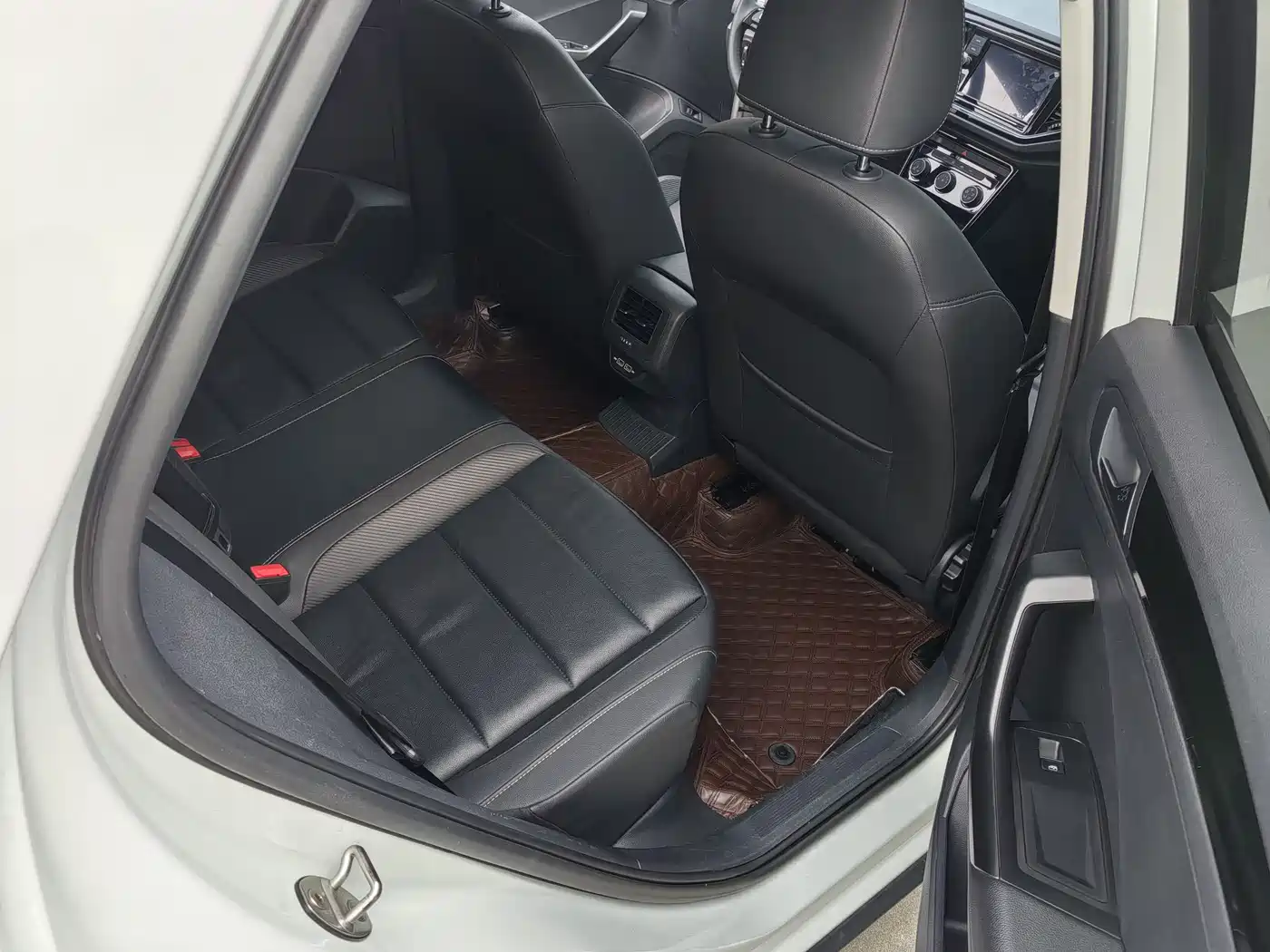 VOLKSWAGEN T ROC EXPLORING SONGS