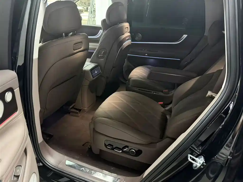 AITO Wenjie AITO M9 2025 Extended Range Ultra 52kWh 6-Seater фото 6