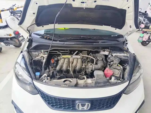 Honda Fit 2022 1.5L CVT Trend Sunroof Edition — фото 3