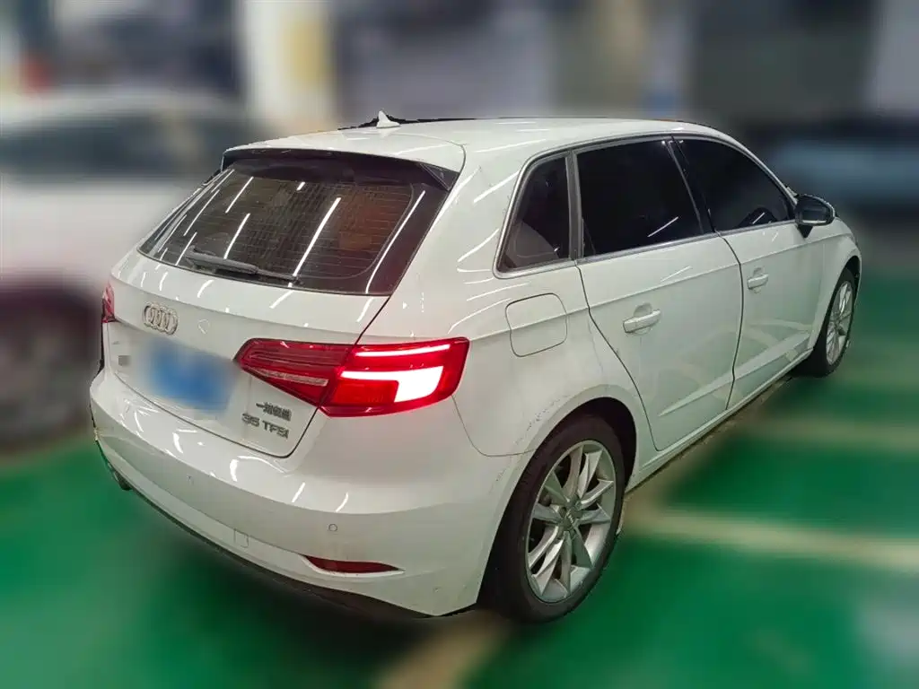Audi A3 2017 Sportback 35 TFSI Progressive фото 4