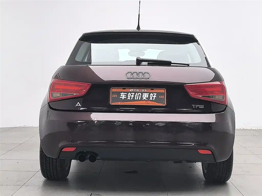 Audi A1 2012 1.4 TFSI Urban фото 4