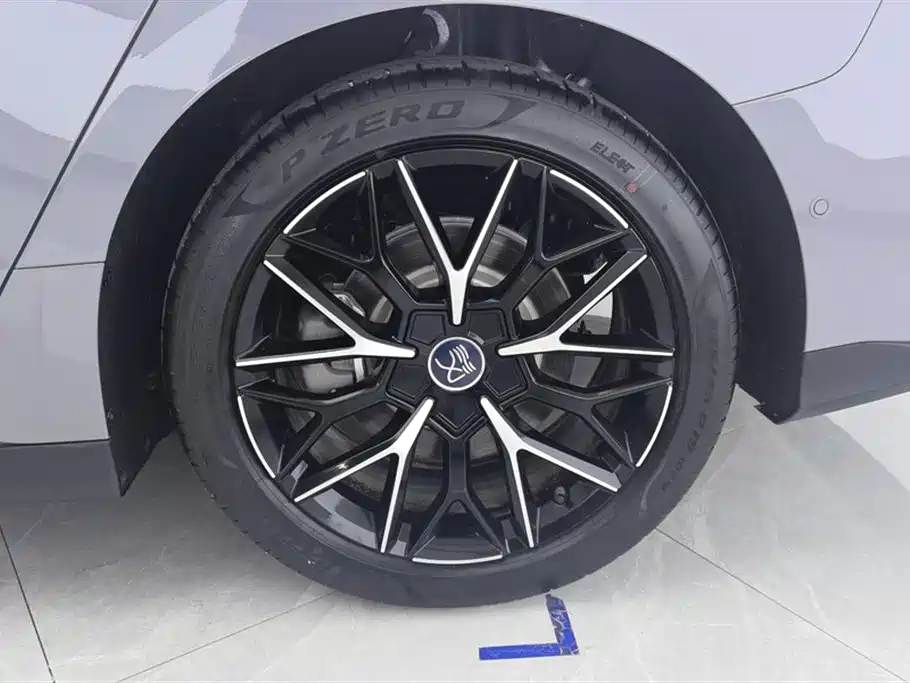 BYD Han 2025 DM-i Smart Driving Edition 125KM Honor фото 6