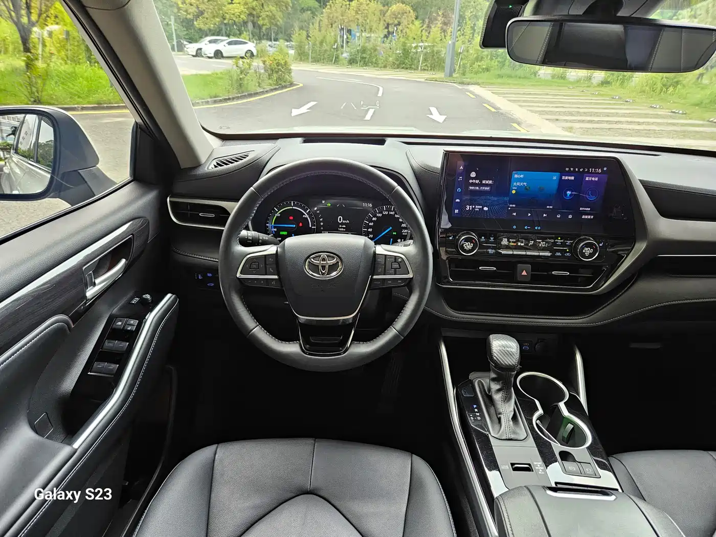 Toyota Highlander 2022 Dual Engine 2.5L 2WD Premium 7-Seater фото 10