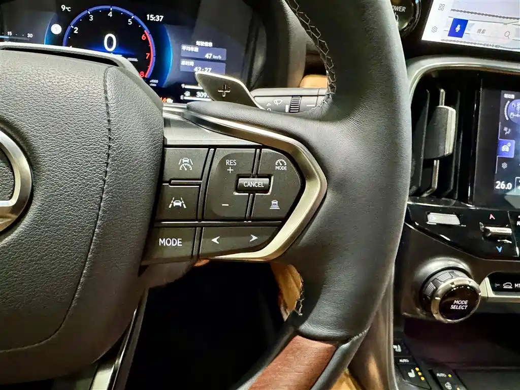 Lexus LX 2025 700h Boundary Edition фото 23