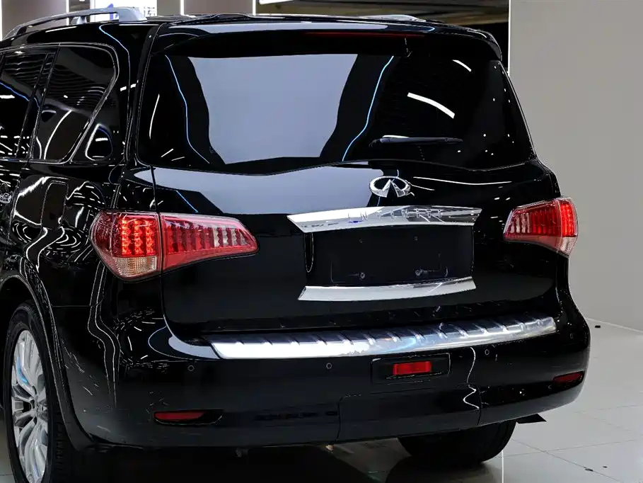 Infiniti QX80 2016 5.6L 4WD фото 5