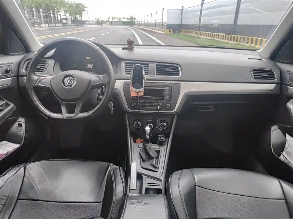 Volkswagen Lavida 2017 1.6L Automatic Trend Edition фото 10