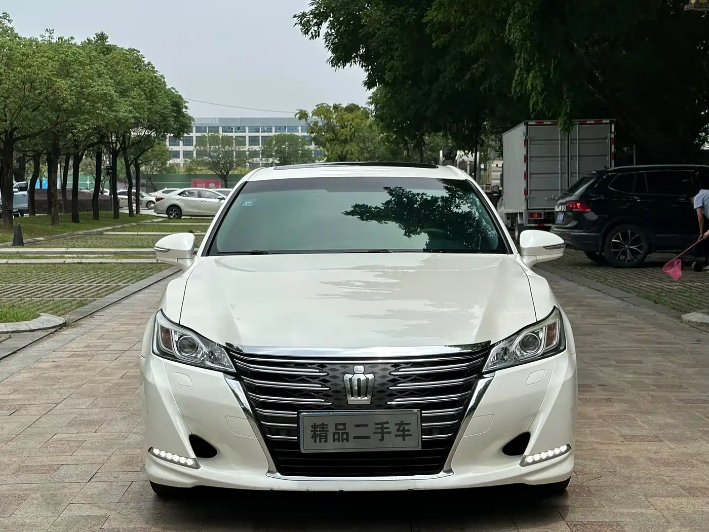 Toyota Crown 2017 2.0T Sport Edition фото 2