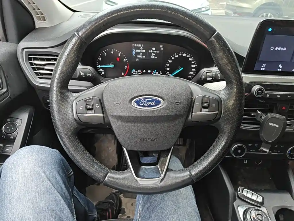 Ford Focus 2020 2020 Sedan EcoBoost 180 Automatic Sharp Trend Type