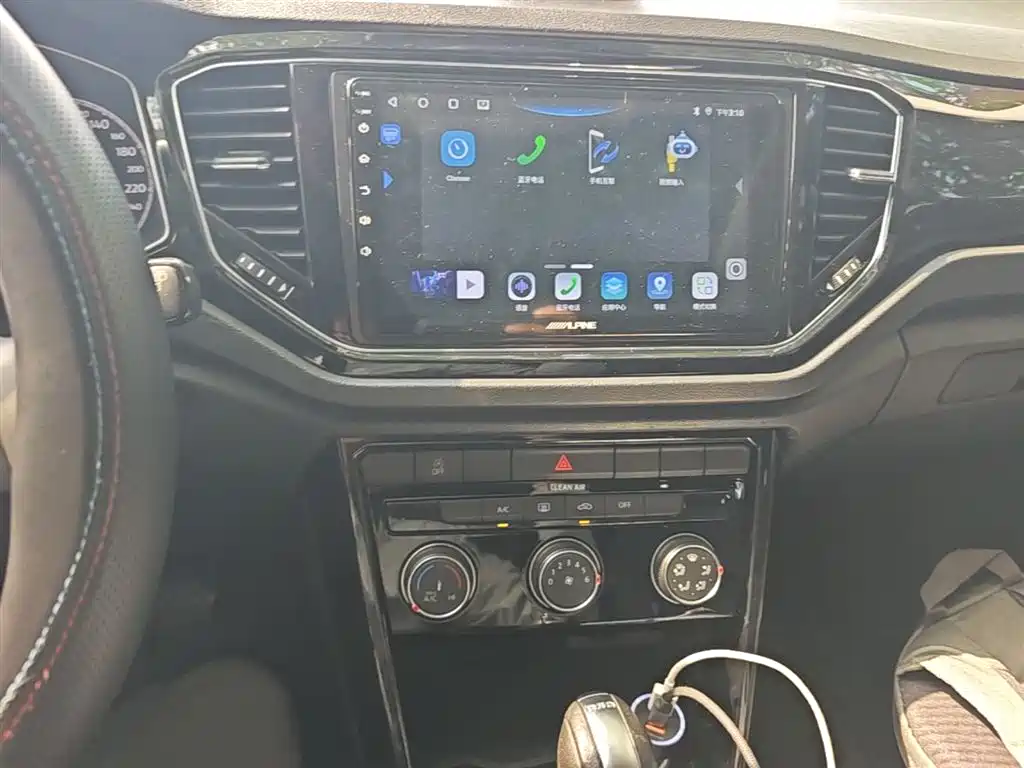Volkswagen T-ROC 2018 280TSI DSG 2WD Comfort (China V) фото 20