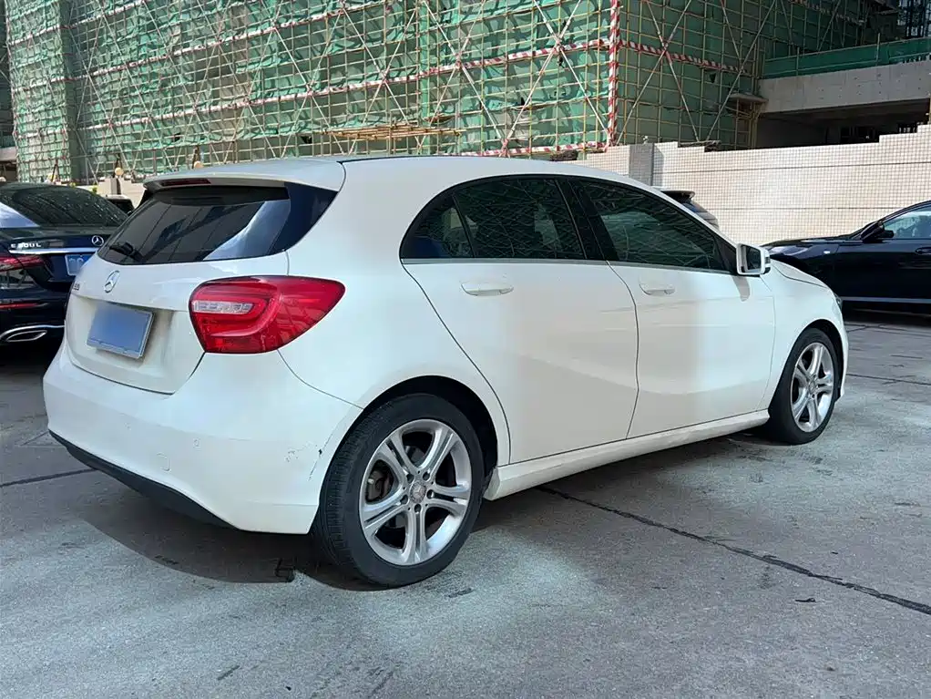 Mercedes-Benz A-Class (Import) 2015 A 180 фото 14